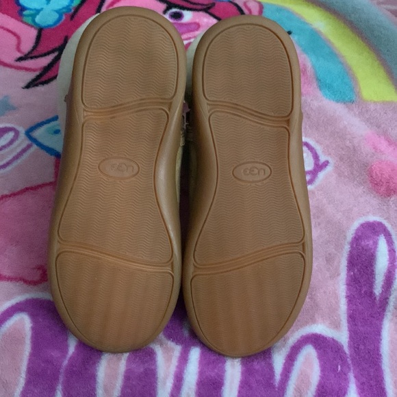 UGG T Mini Quilted Fluff - Picture 4 of 5